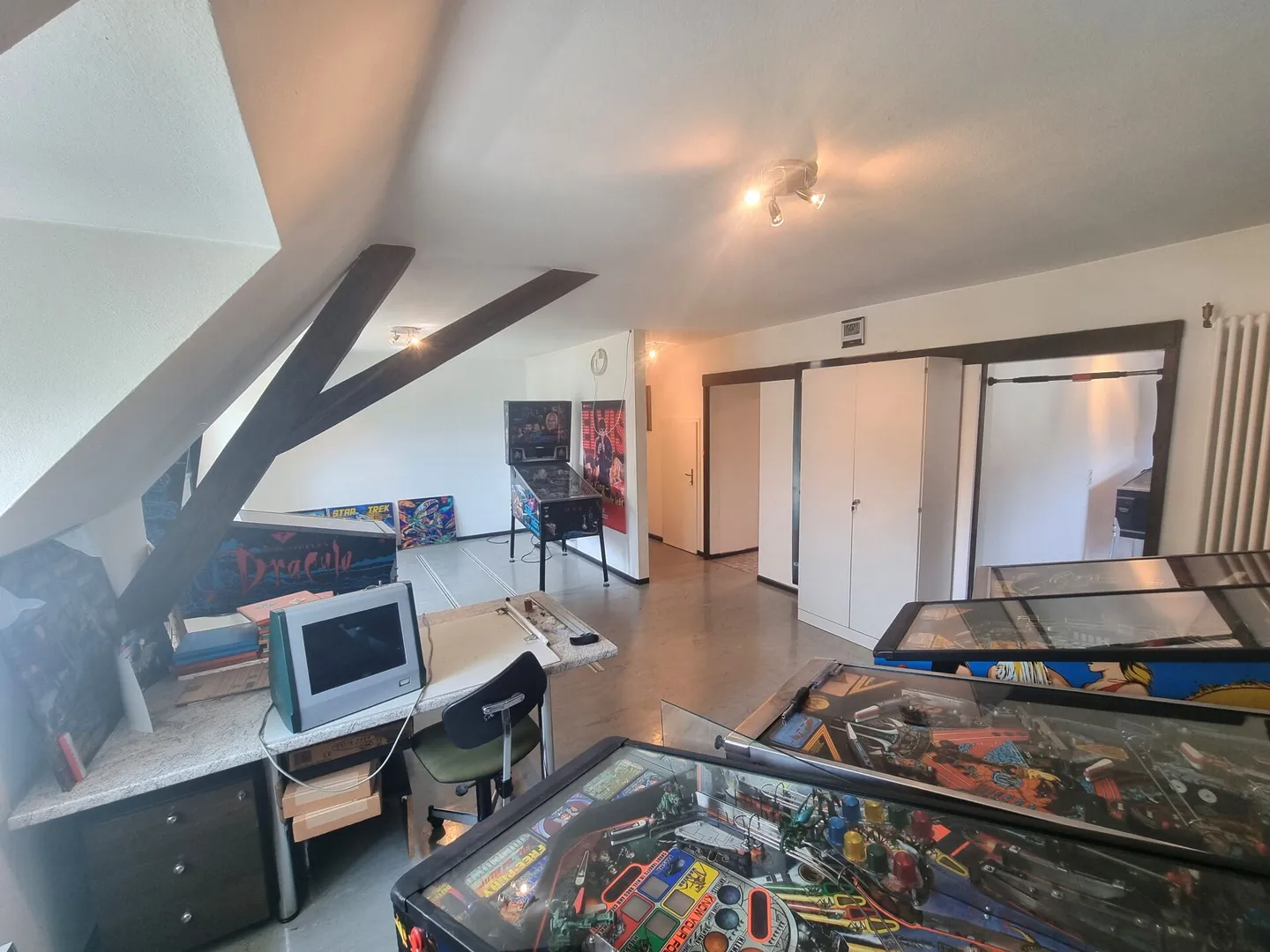 Appartement avec ascenseur dans le célèbre bâtiment Oris avec potentiel d'aménagement - Photo 3 sur 12