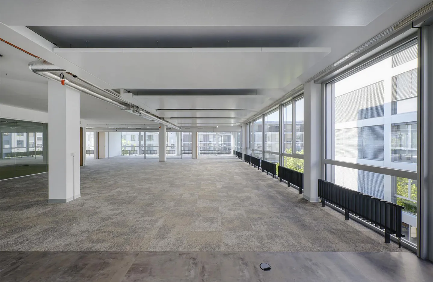 Neue Büroflächen mit Parkplätzen - Foto 3 von 6