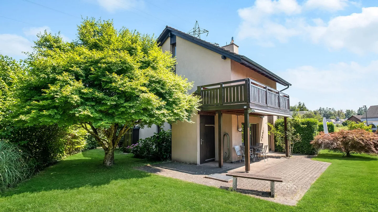 Casa familiare con giardino spazioso - Foto 1 di 4