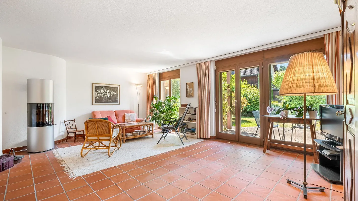 Casa familiare con giardino spazioso - Foto 3 di 4