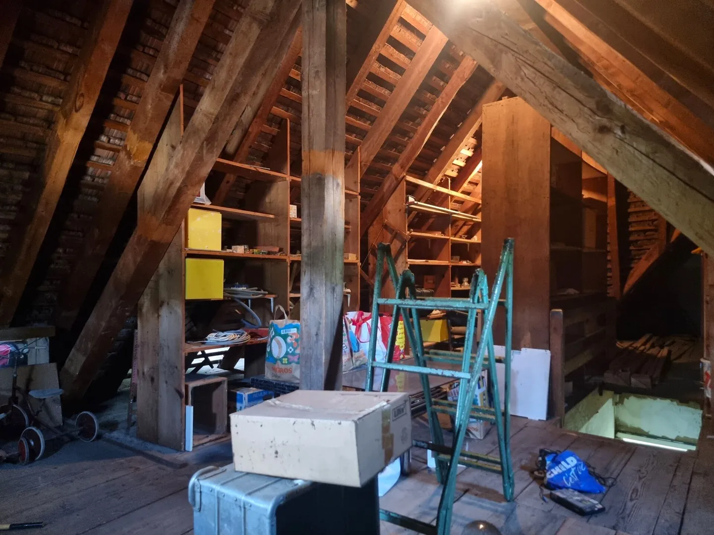 Appartement avec ascenseur dans le célèbre bâtiment Oris avec potentiel d'aménagement - Photo 10 sur 12