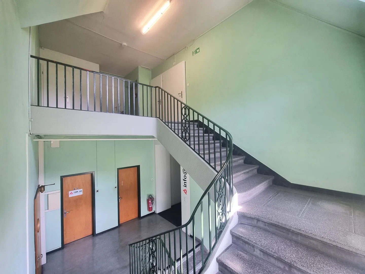 Appartement avec ascenseur dans le célèbre bâtiment Oris avec potentiel d'aménagement - Photo 11 sur 12
