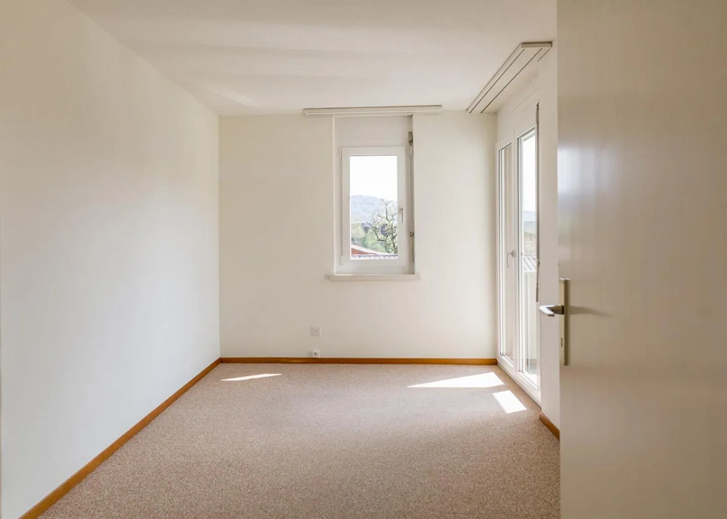 3.5-Zimmerwohnung mit gemütlichem Gartensitzplatz, befristet bis 30... - Foto 4 von 8