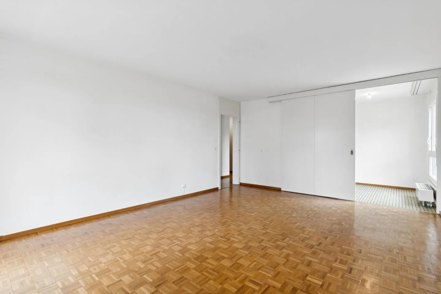 Beautiful bright apartment - Photo 2 of 10