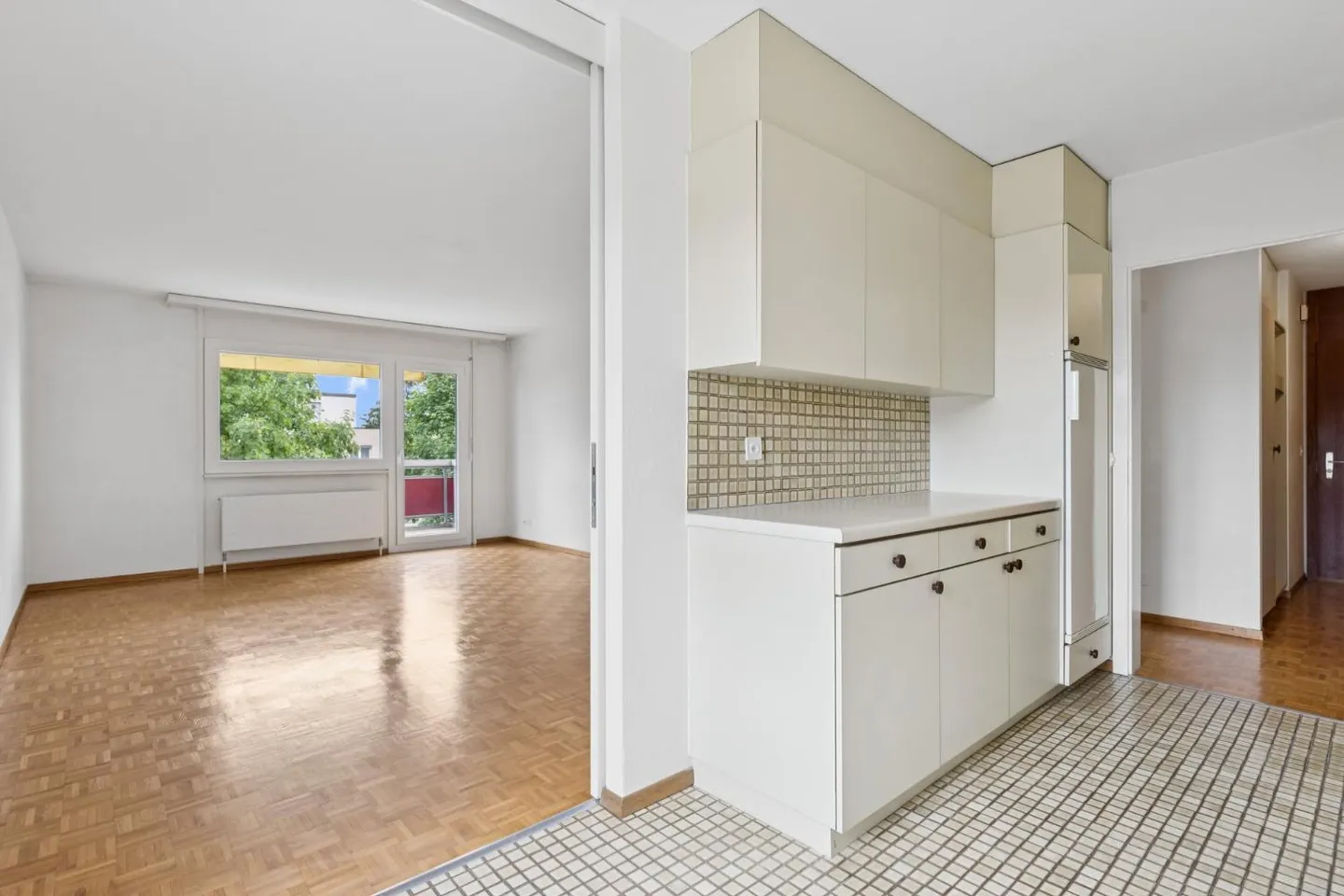 Beautiful bright apartment - Photo 5 of 10