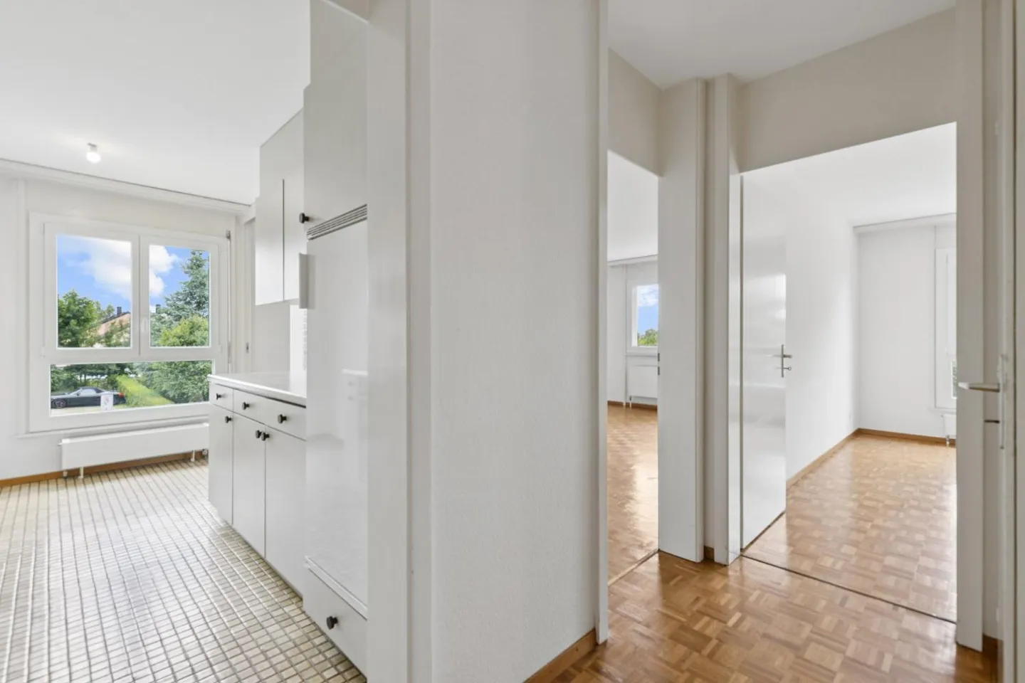 Beautiful bright apartment - Photo 9 of 10