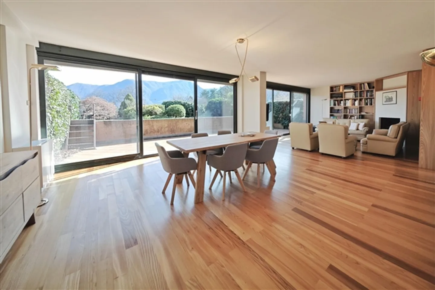 Lugano, Collina d'Oro - Élégant appartement de 3,5 pièces avec jardin et terrasses à vendre - Photo 2 sur 12