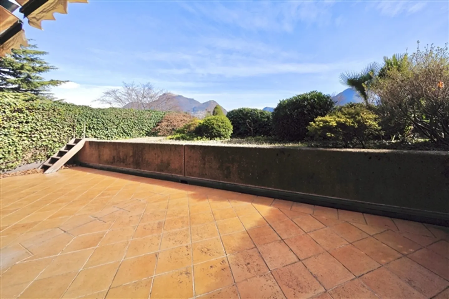 Lugano, Collina d'Oro - Élégant appartement de 3,5 pièces avec jardin et terrasses à vendre - Photo 3 sur 12