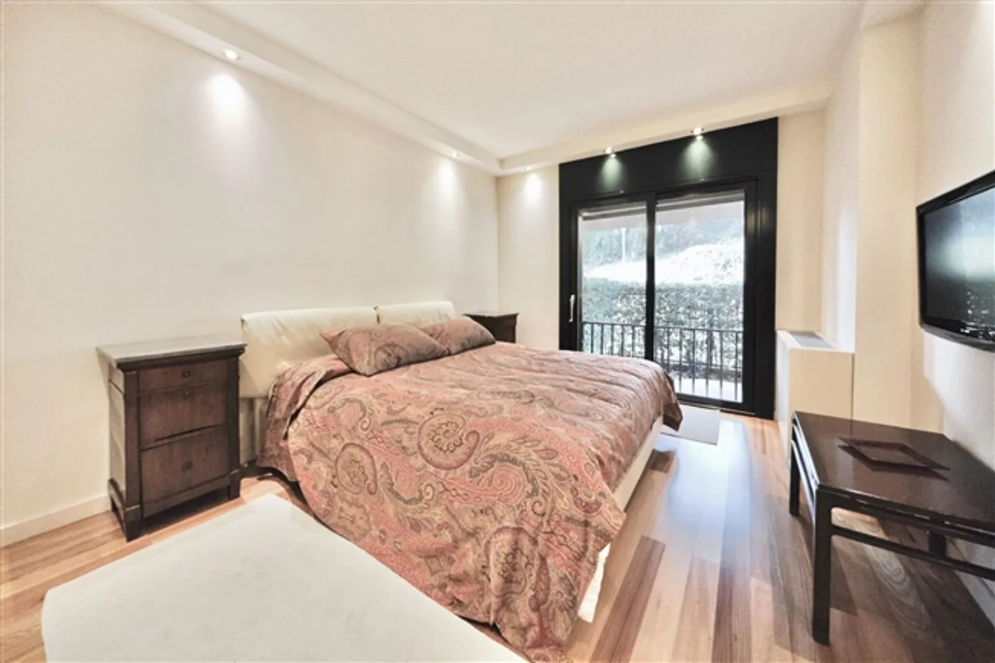 Lugano, Collina d'Oro - Élégant appartement de 3,5 pièces avec jardin et terrasses à vendre - Photo 11 sur 12