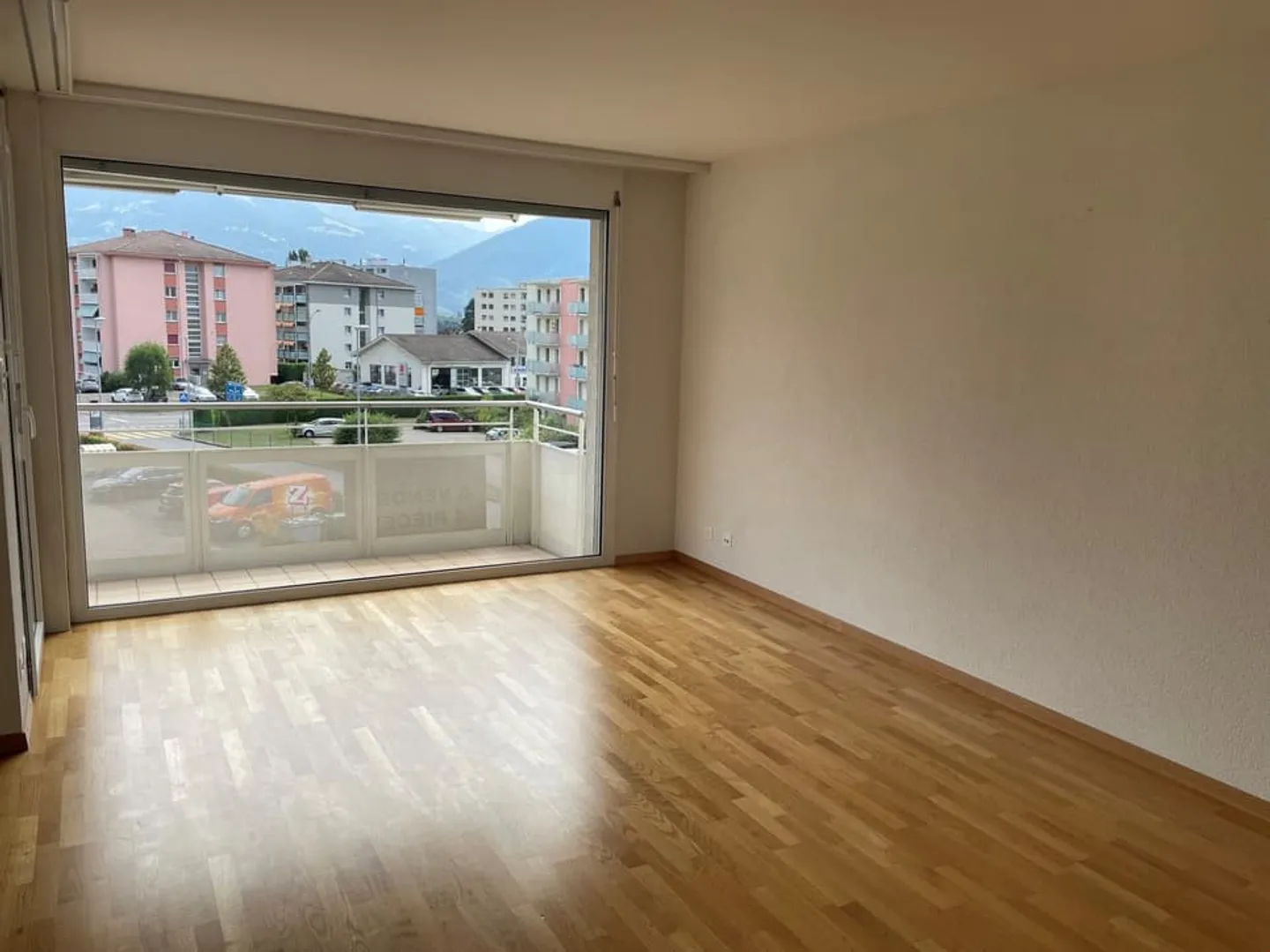 Apartment near all facilities - Photo 2 of 13