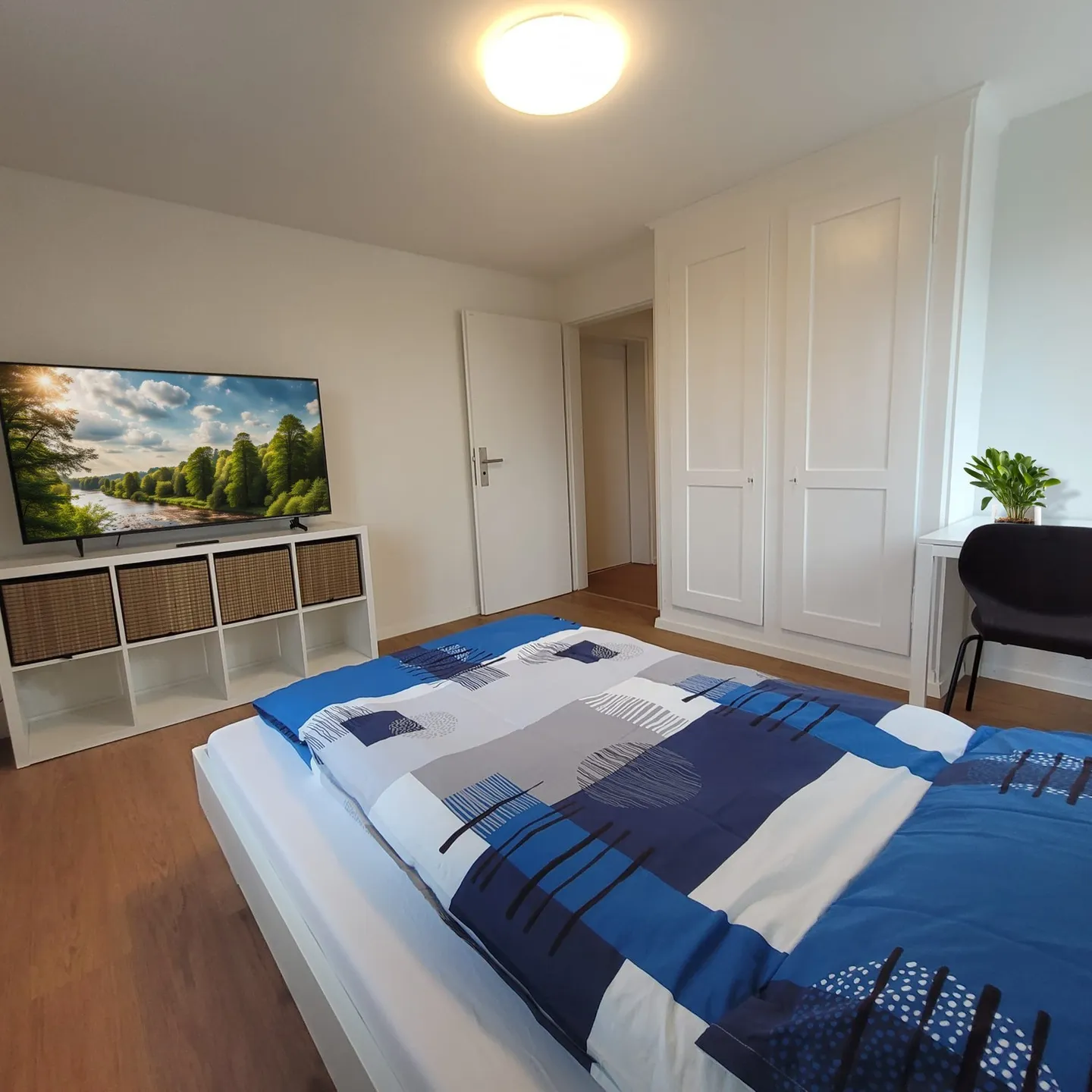 Camera moderna e arredata nel centro di Frauenfeld - Foto 1 di 3