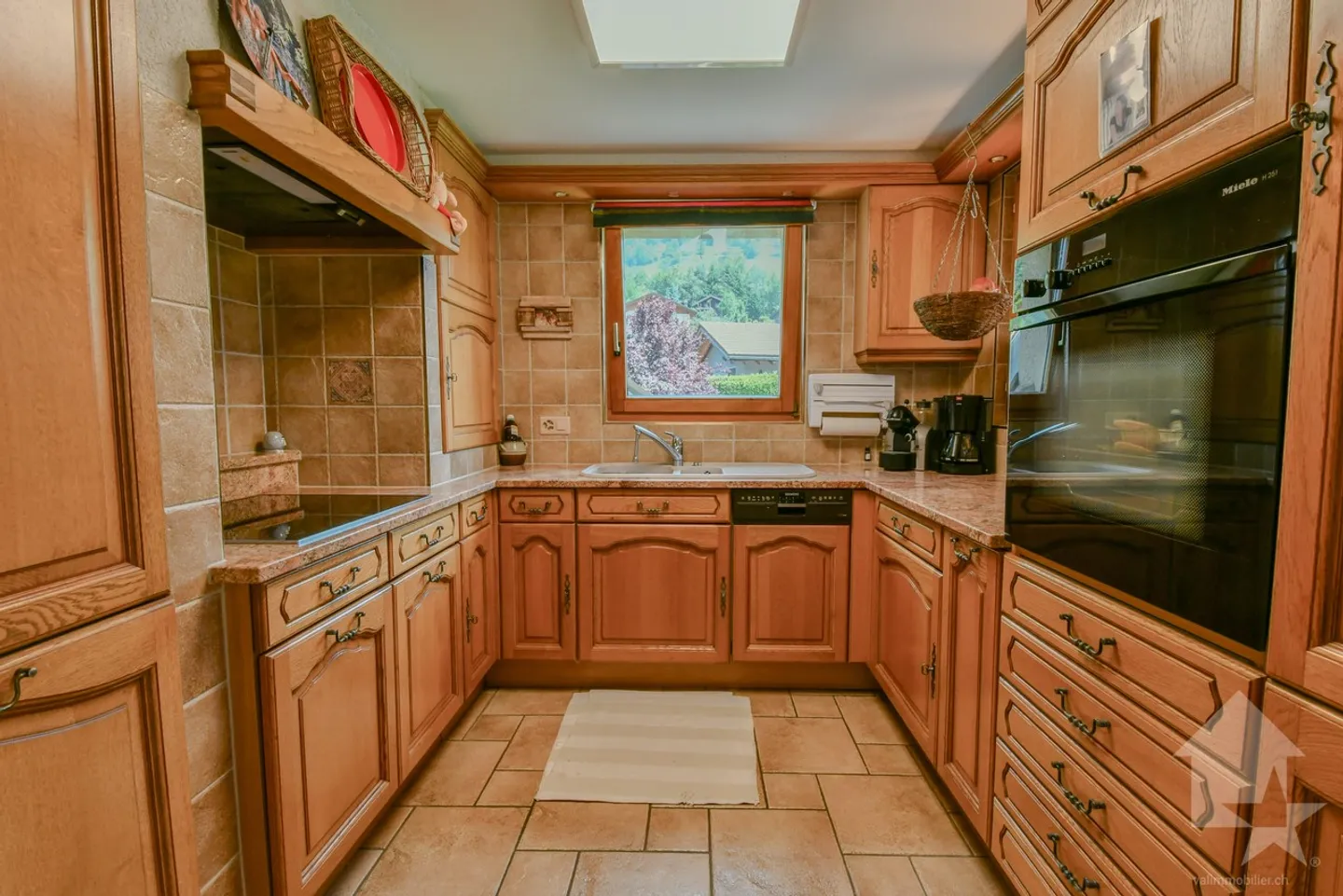 House with two apartments 2 minutes from the Châble cable cars - Photo 4 of 13