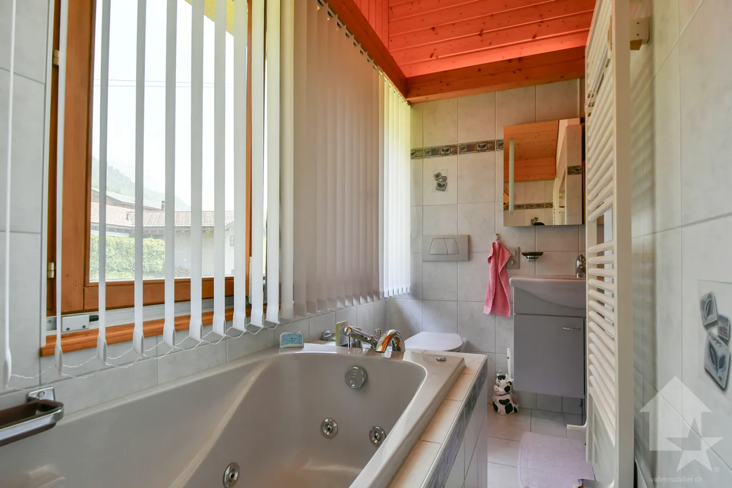 House with two apartments 2 minutes from the Châble cable cars - Photo 13 of 13