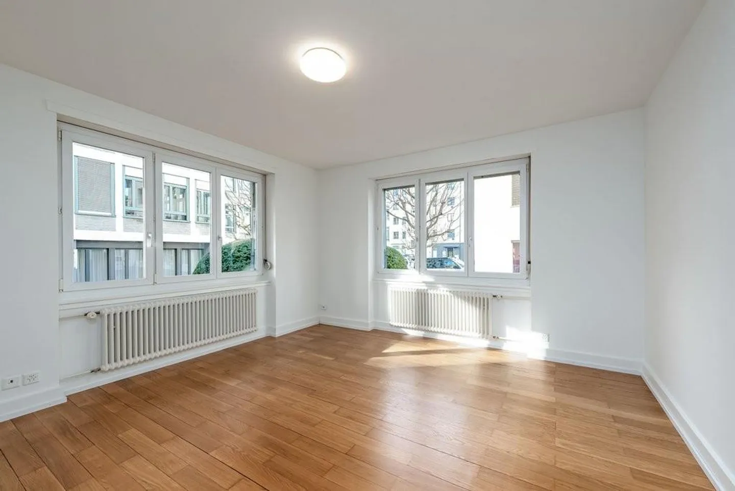 Behind the Opera House, Zurich District 8, Seefeld - Photo 1 of 10