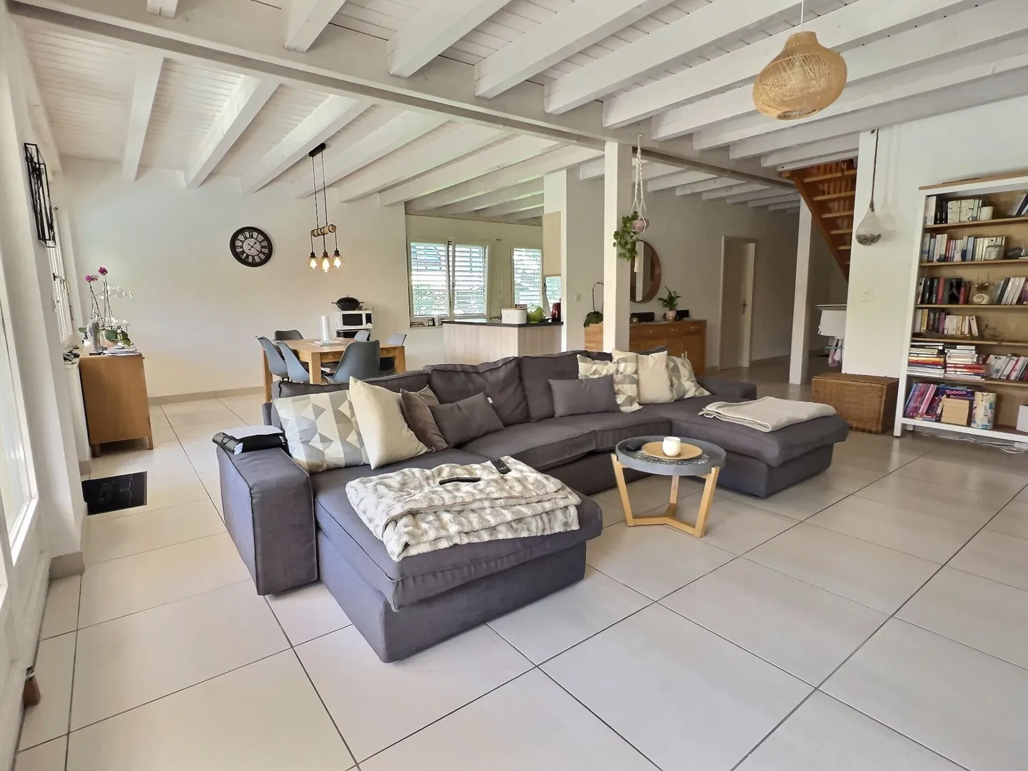 Spacious semi-detached villa with 5.5 rooms - Photo 3 of 13