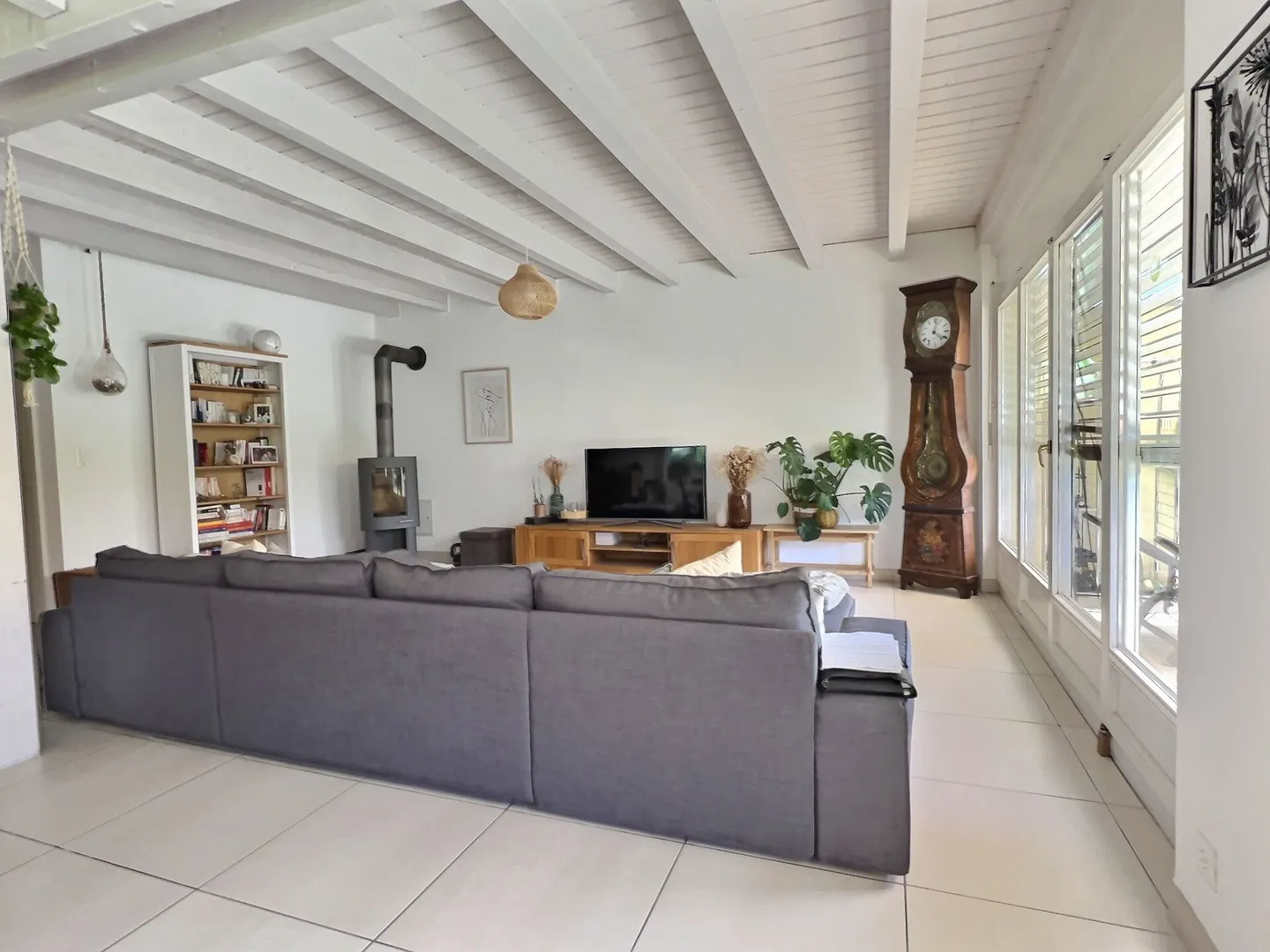 Spacious semi-detached villa with 5.5 rooms - Photo 4 of 13