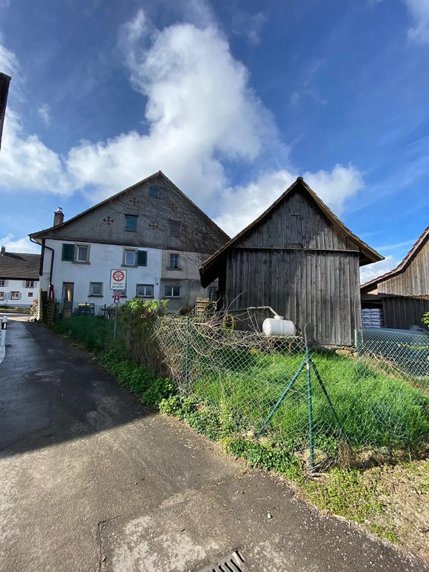 Propriété résidentielle avec potentiel - Photo 3 sur 20