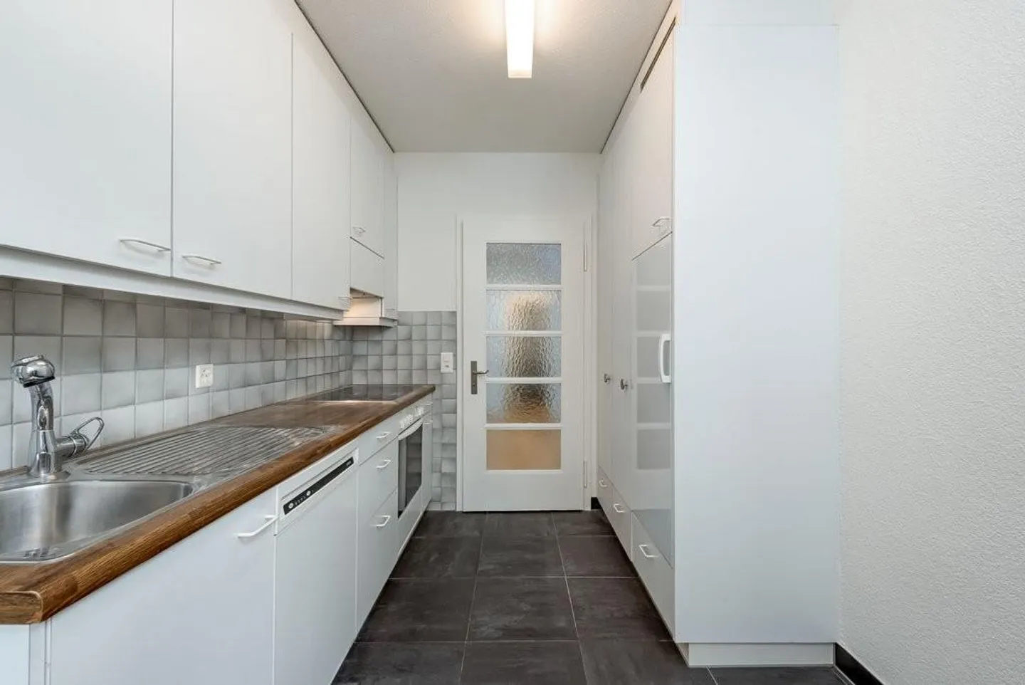 Behind the Opera House, Zurich District 8, Seefeld - Photo 5 of 10