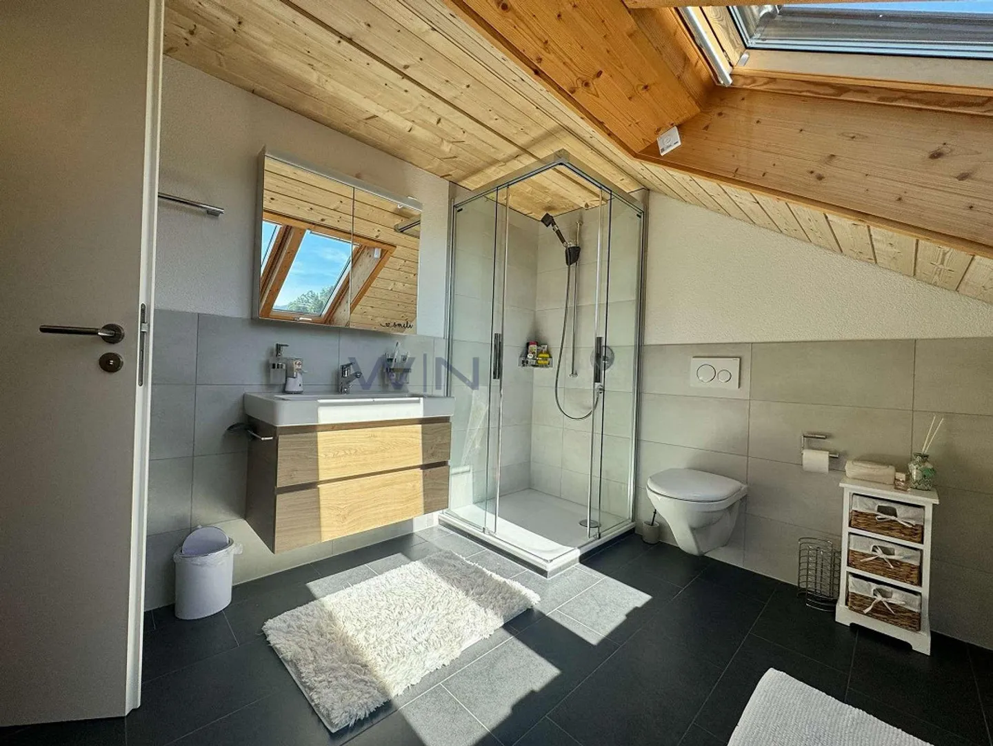 Modern Chalet with Lake View - Photo 7 of 12