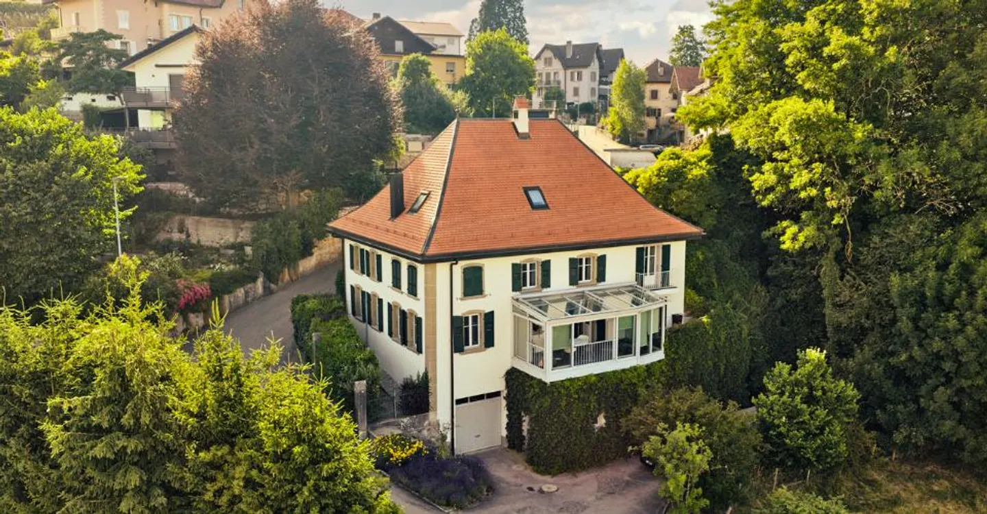 Prächtiges Herrenhaus ideal gelegen in Romont - Foto 1 von 11