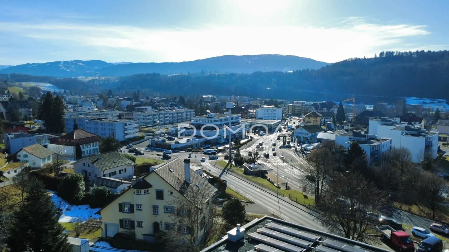 Helle 3,5-Zimmer-Wohnung mit Balkon und Schwimmbad - Grüne Umgebung - Foto 6 von 7