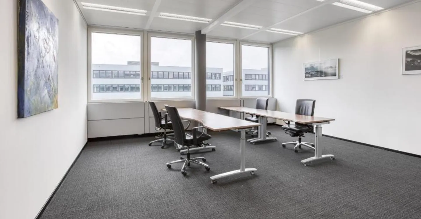 Privates Büro für 3 bei Regus - Foto 4 von 9