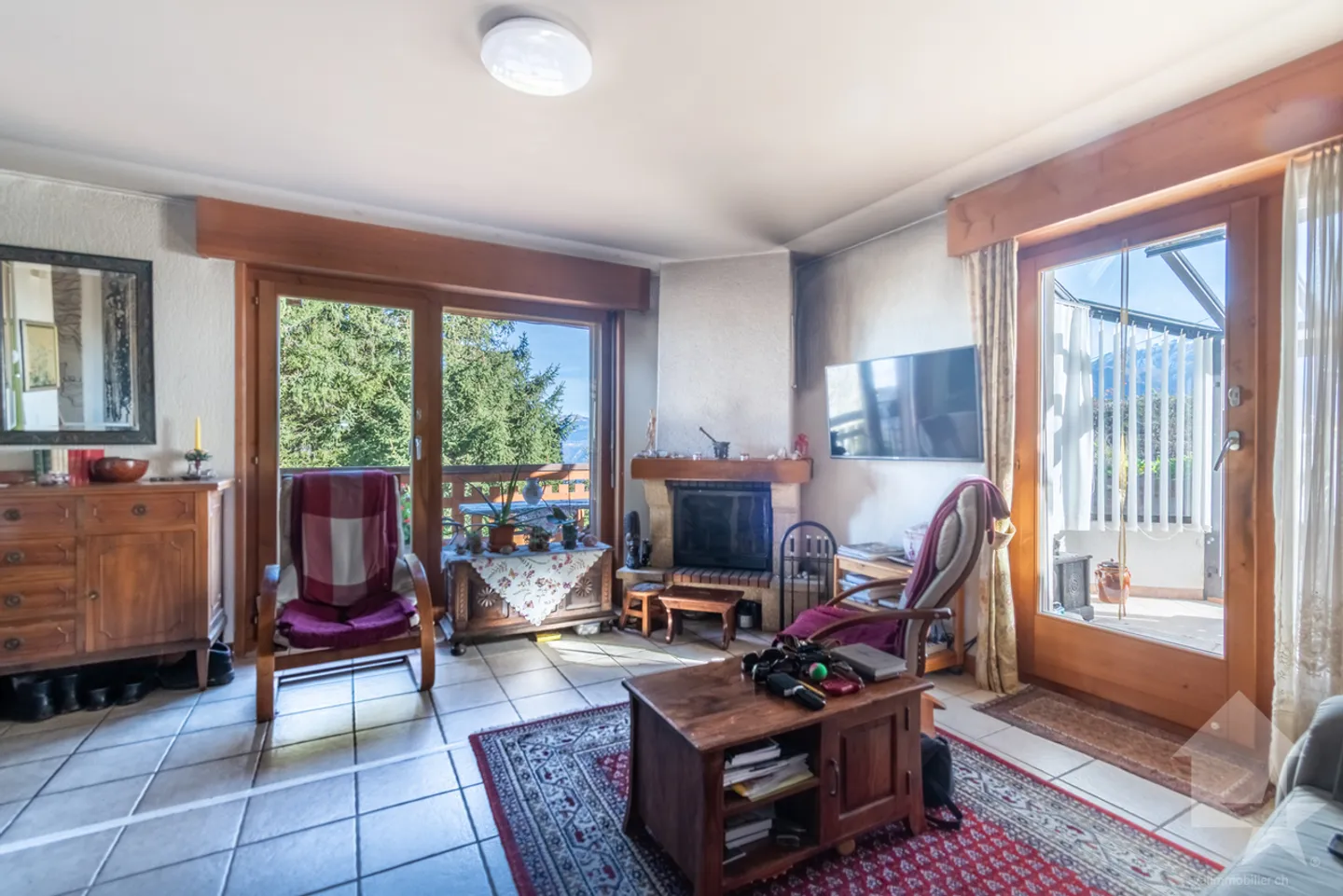 Charming Apartment with Garden - Photo 3 of 12