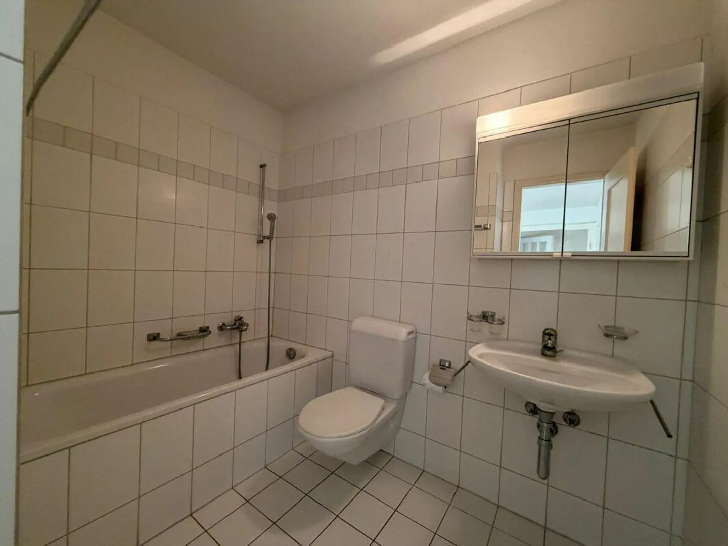 Charmant appartement de 3 pièces avec beaucoup de lumière - Photo 4 sur 5