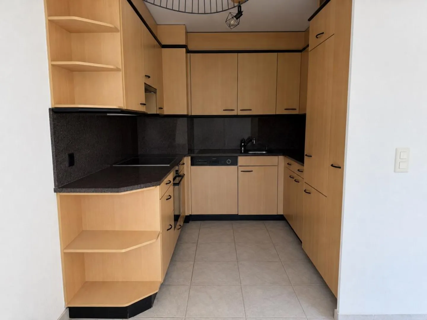 Appartamento 4.5 stanze ben curato e soleggiato con una buona disposizione degli spazi - Foto 3 di 8