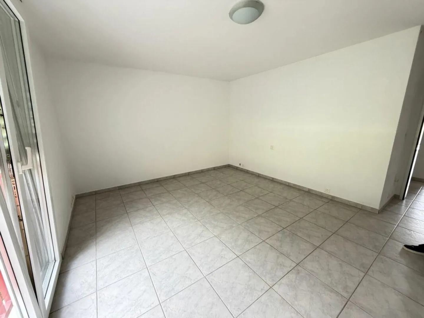 Appartamento 4.5 stanze ben curato e soleggiato con una buona disposizione degli spazi - Foto 6 di 8