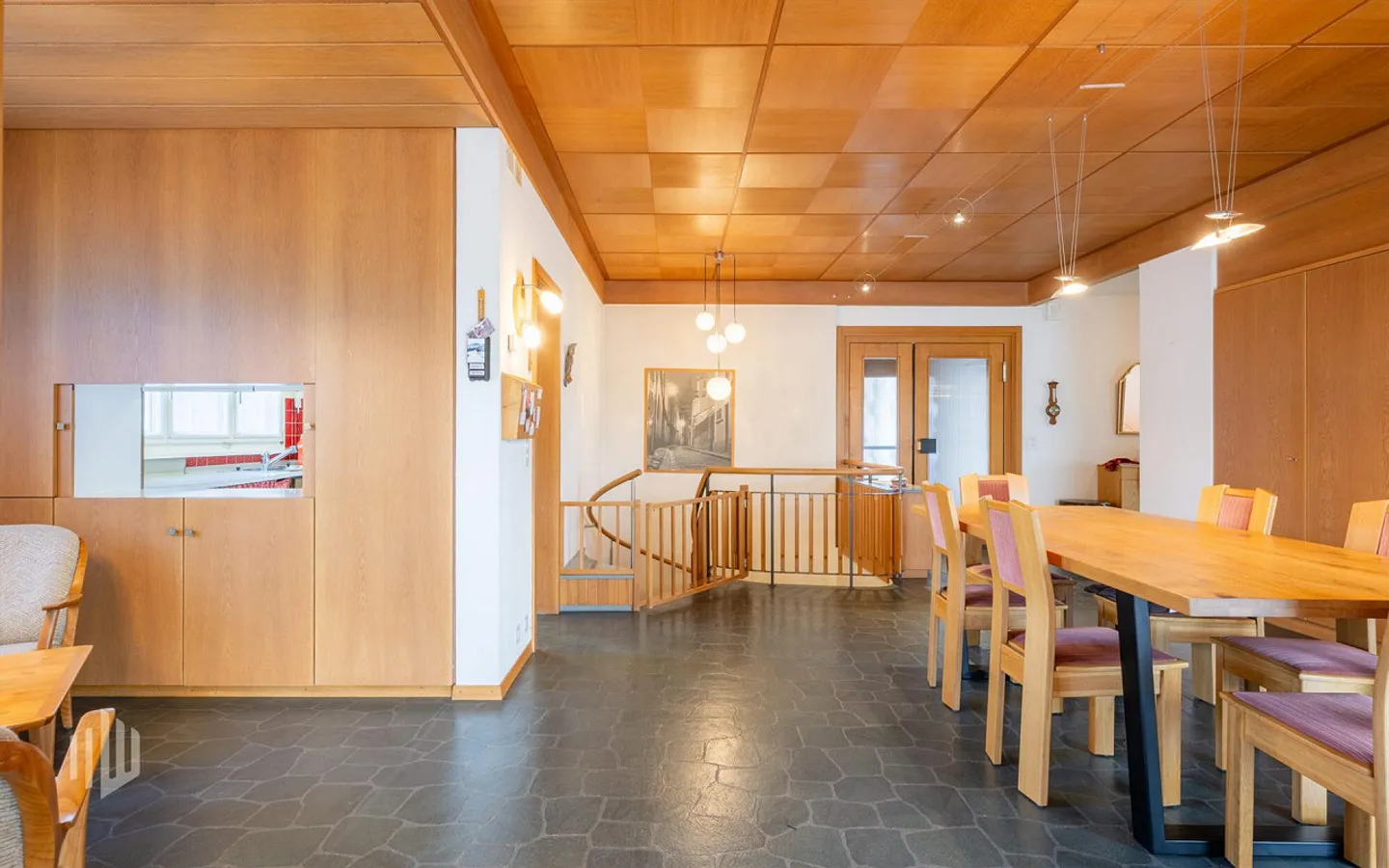 ImmoWyss - Maison élégante de 7,5 pièces sur deux étages avec parcelle constructible - Photo 6 sur 13