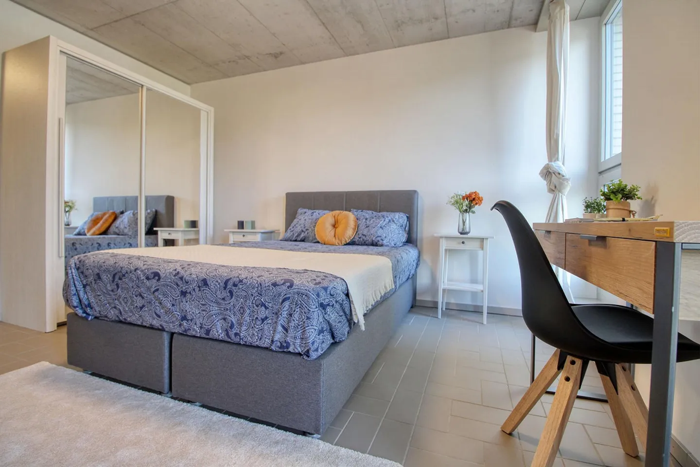 Camera arredata in appartamento modernizzato in ottima posizione - Foto 1 di 25