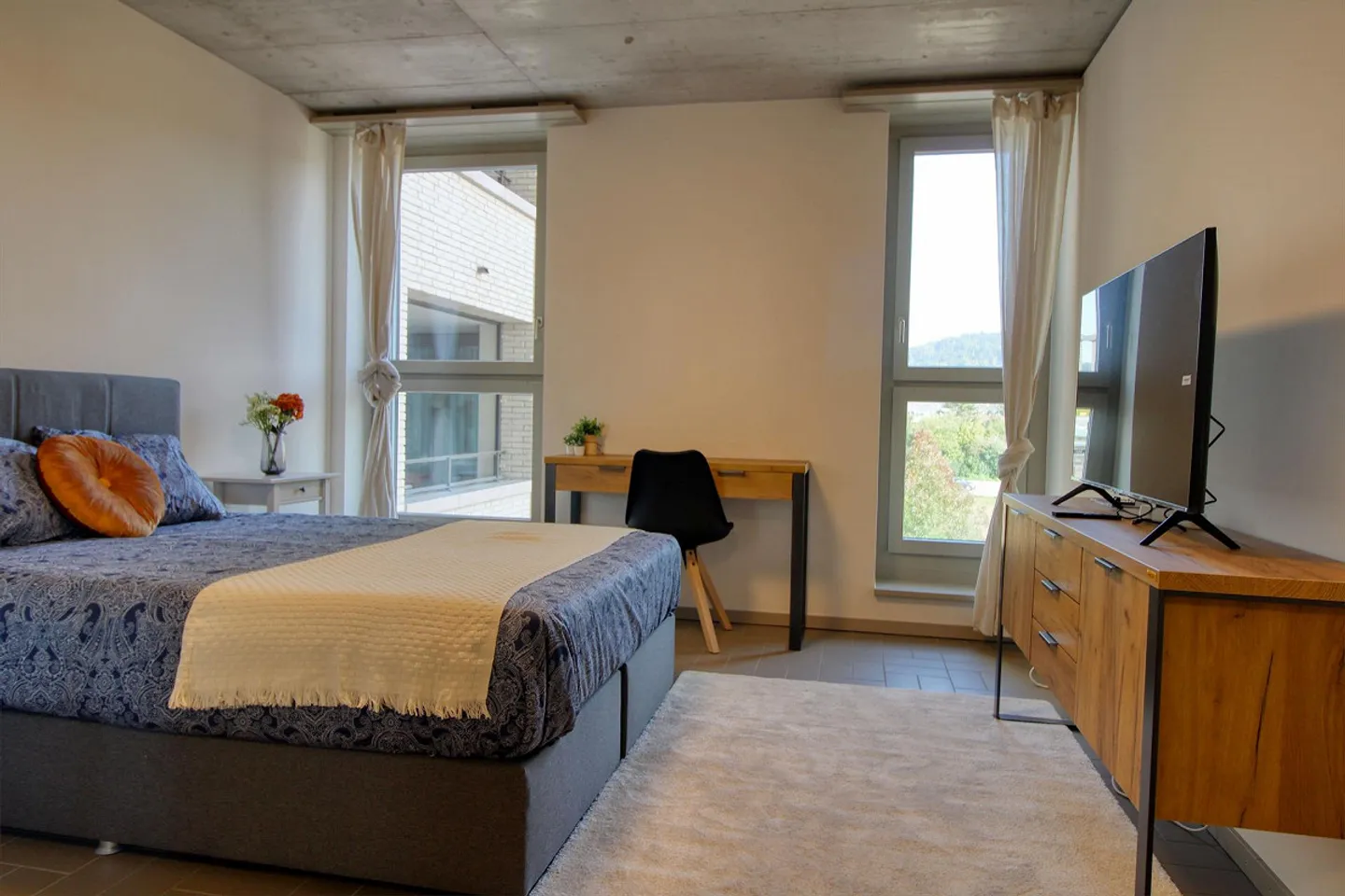 Camera arredata in appartamento modernizzato in ottima posizione - Foto 2 di 25