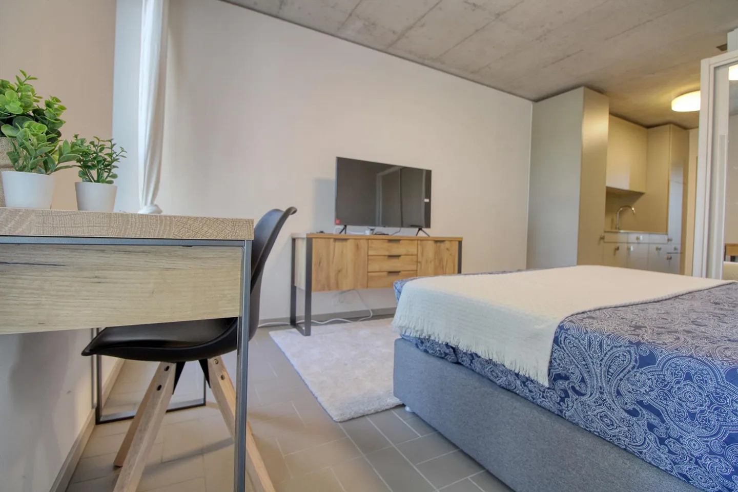 Camera arredata in appartamento modernizzato in ottima posizione - Foto 5 di 25