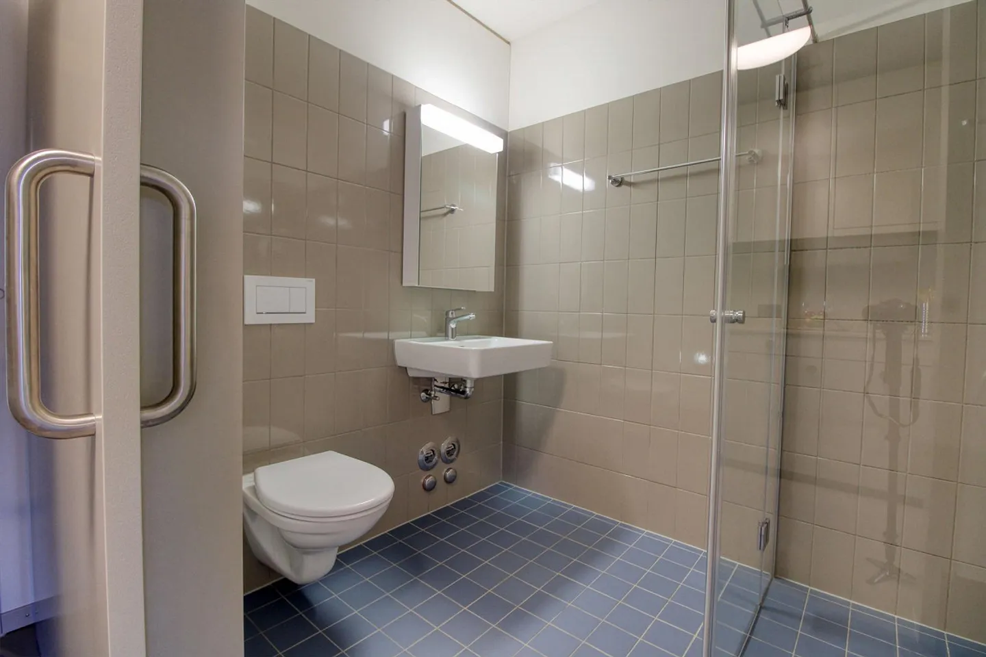 Camera arredata in appartamento modernizzato in ottima posizione - Foto 11 di 25