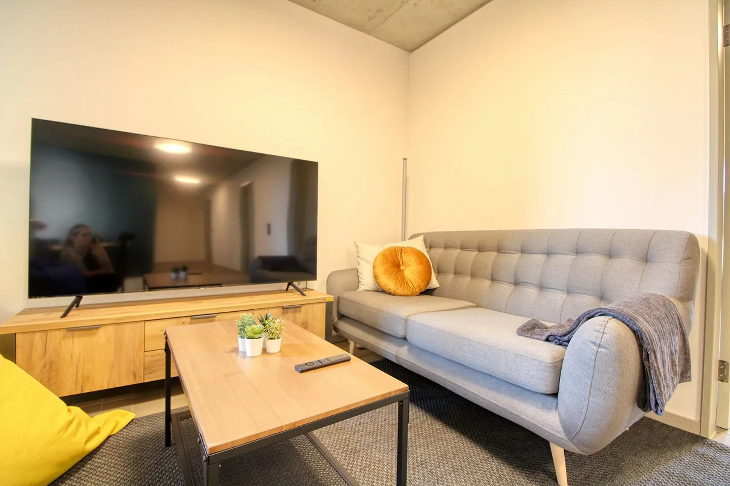 Camera arredata in appartamento modernizzato in ottima posizione - Foto 16 di 25