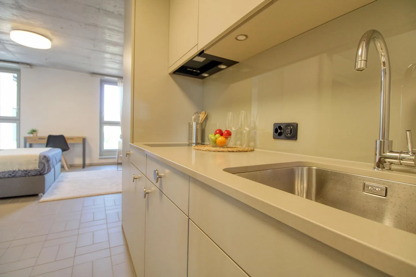 Camera arredata in appartamento modernizzato in ottima posizione - Foto 8 di 25