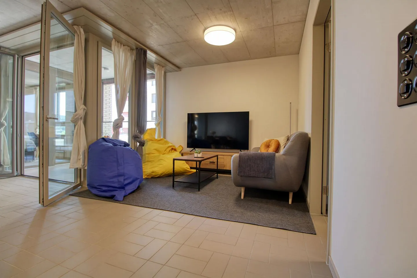 Camera arredata in appartamento modernizzato in ottima posizione - Foto 18 di 25