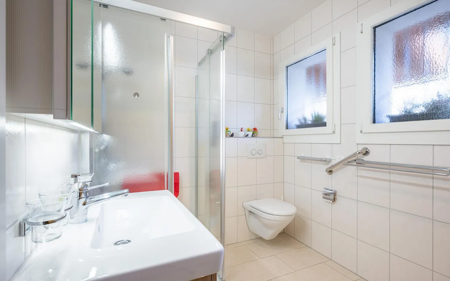 ImmoWyss - Maison élégante de 7,5 pièces sur deux étages avec parcelle constructible - Photo 9 sur 13