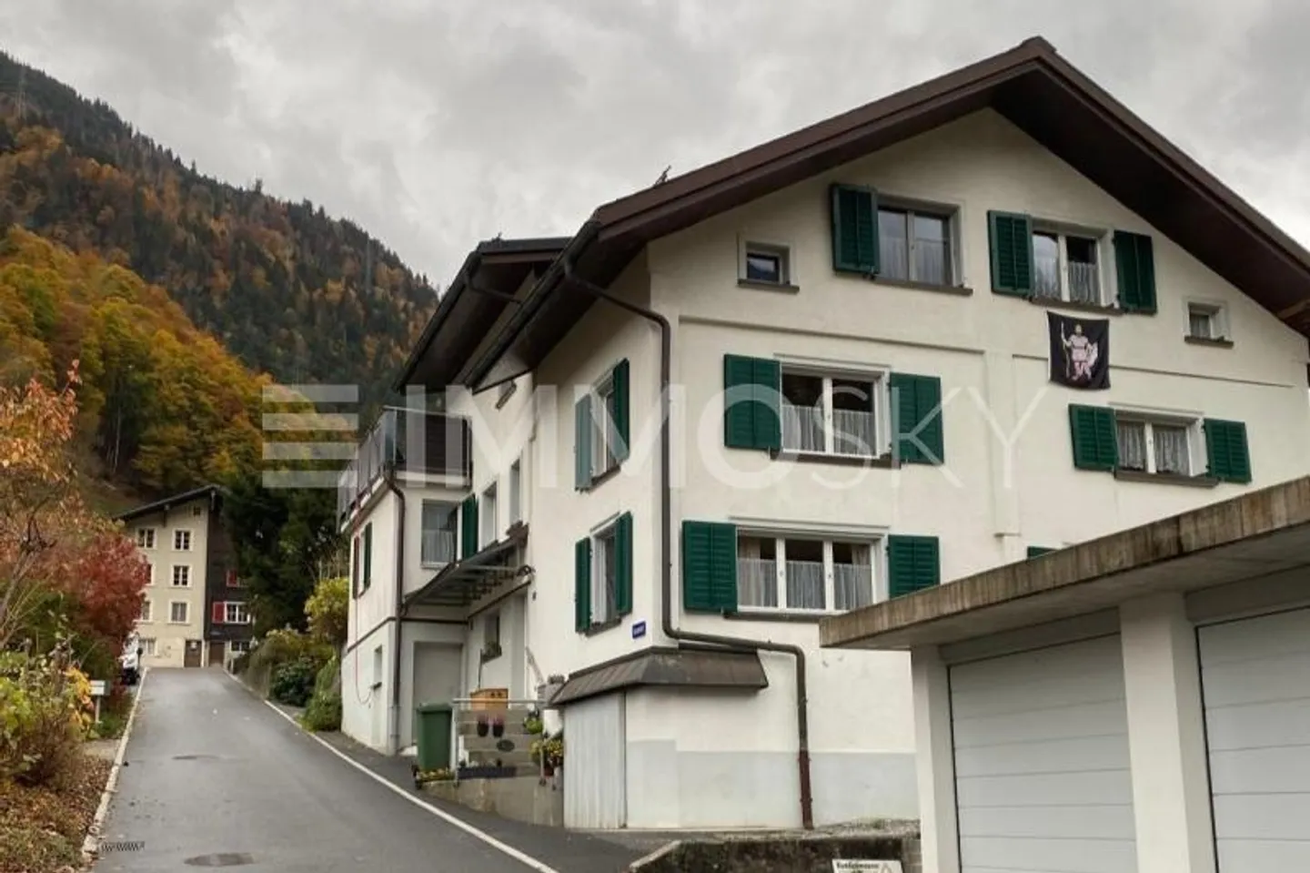 Tradition Meets Space: Charming House in Glarnerland - Photo 1 of 5