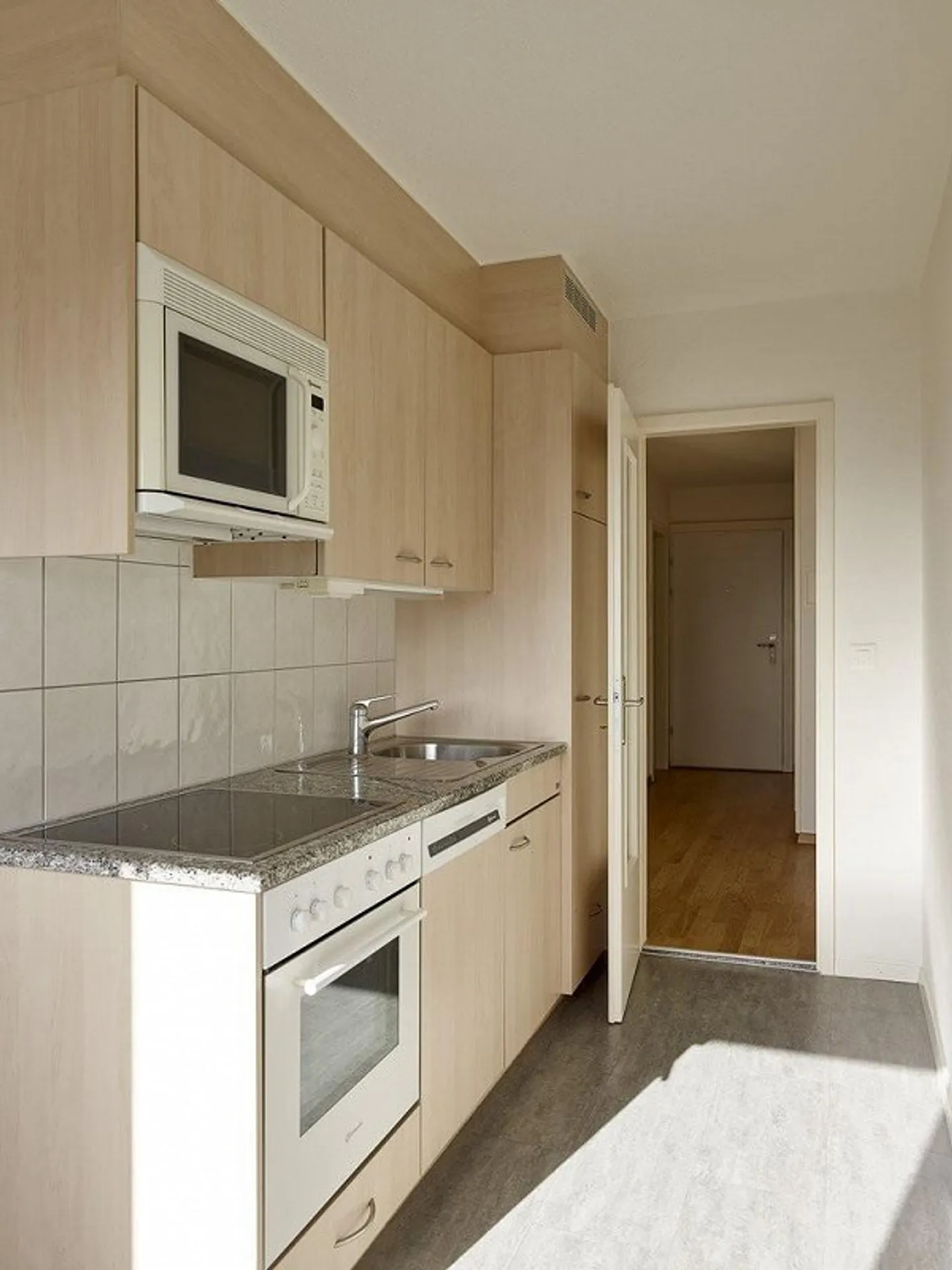 Helle 3.5-Zimmer-Wohnung - Foto 3 von 8