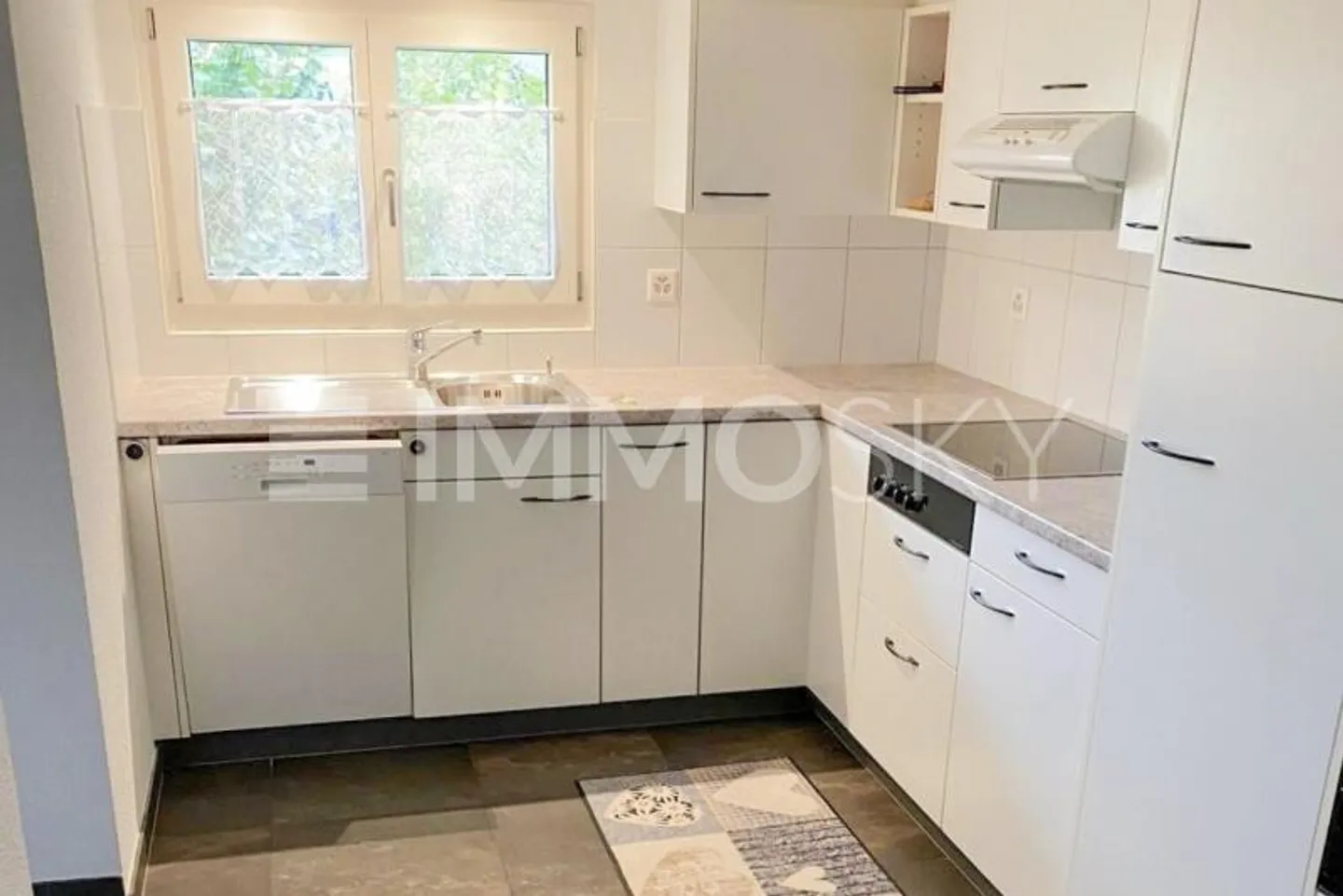 Tradition Meets Space: Charming House in Glarnerland - Photo 3 of 5