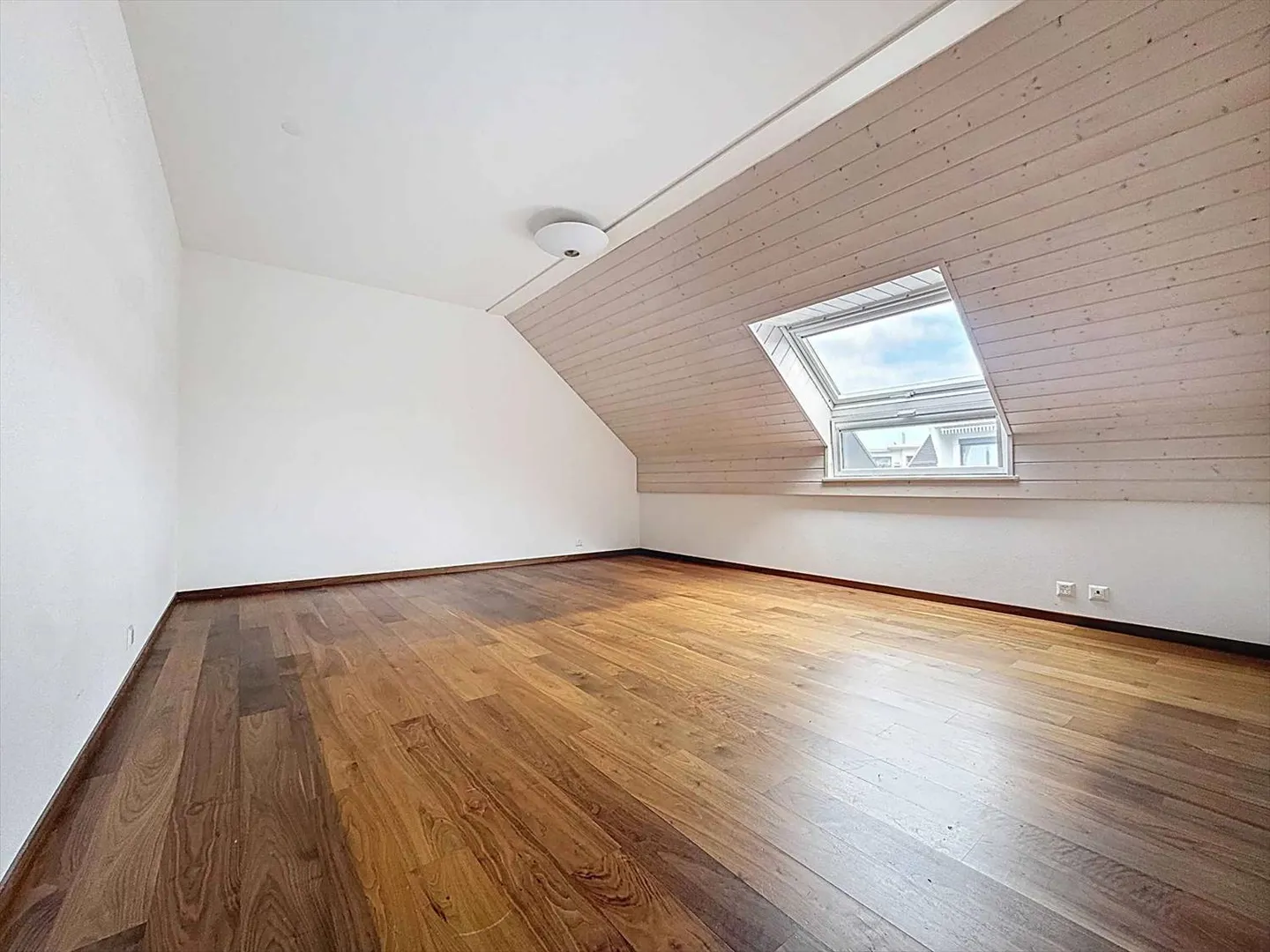Dachgeschoss 5,5 Zimmer - Foto 7 von 13