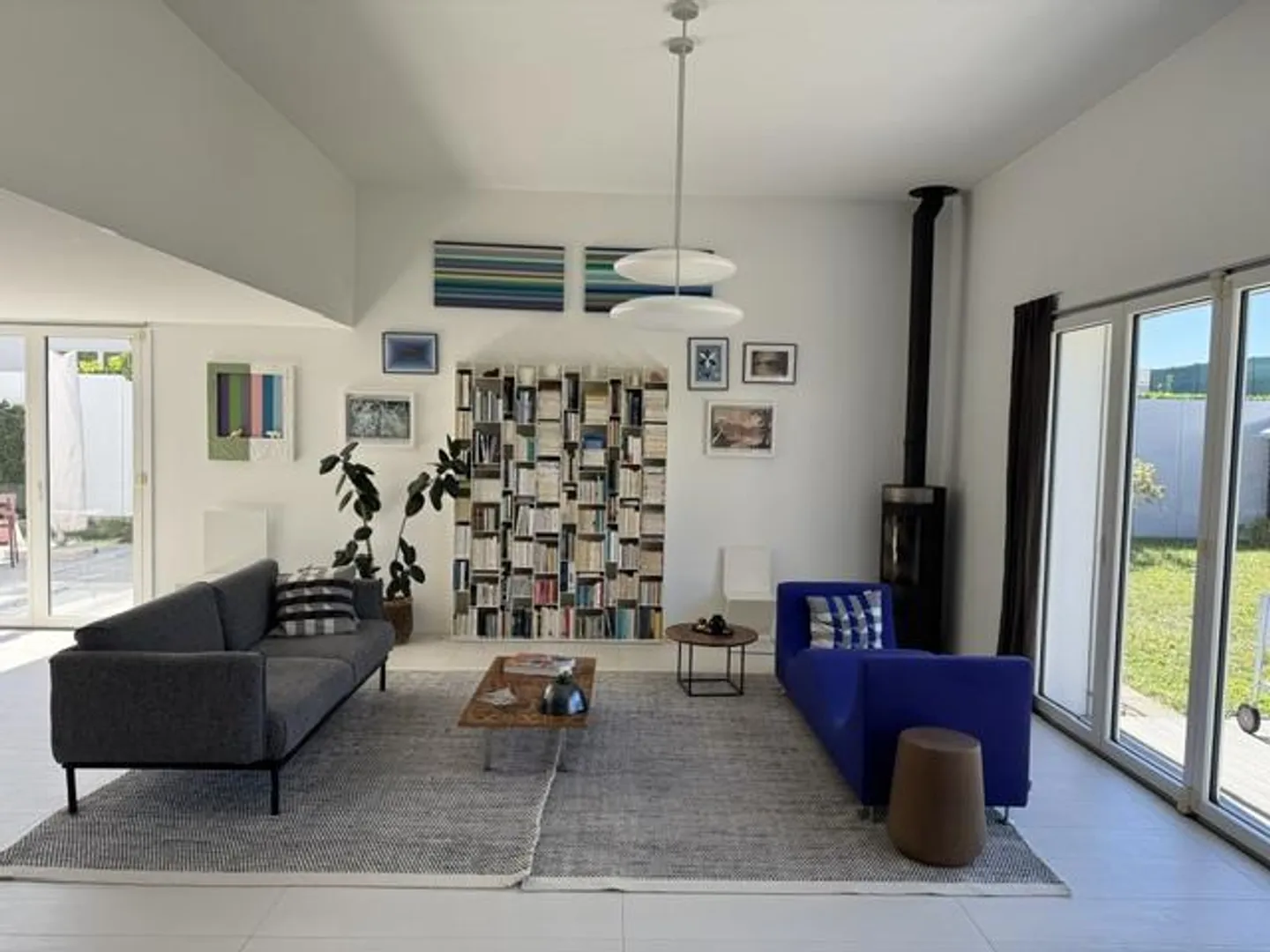 Modernistisches Haus - Foto 3 von 22