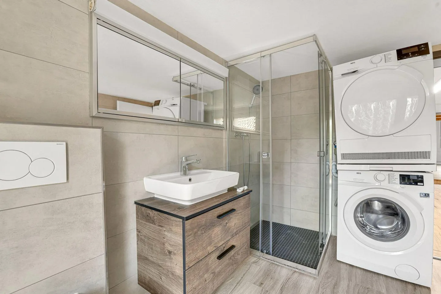 Bâtiment résidentiel et commercial attrayant dans un emplacement privilégié - Photo 9 sur 13