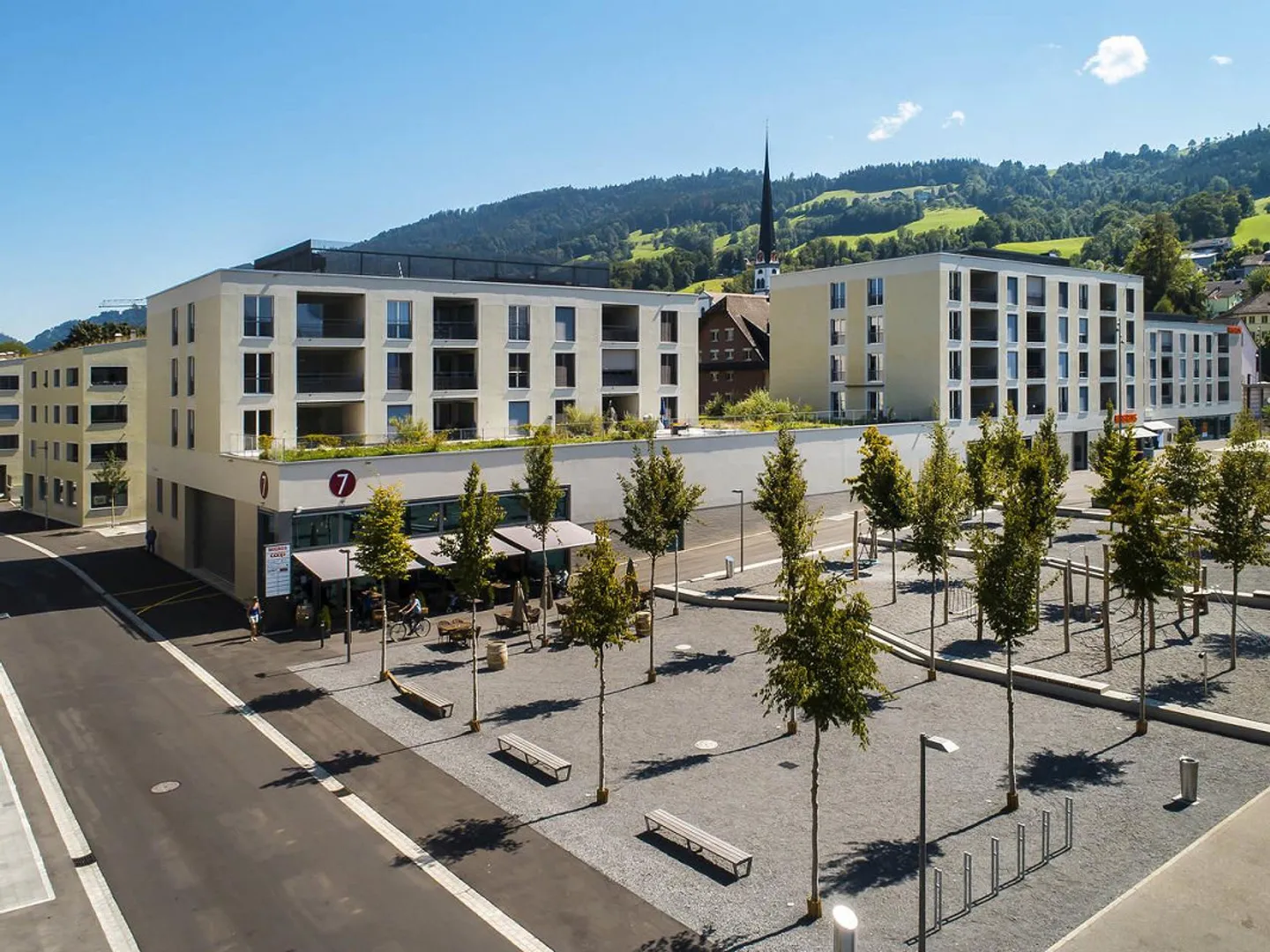 Bright 4.5-room apartment in the heart of Malters - Photo 1 of 13