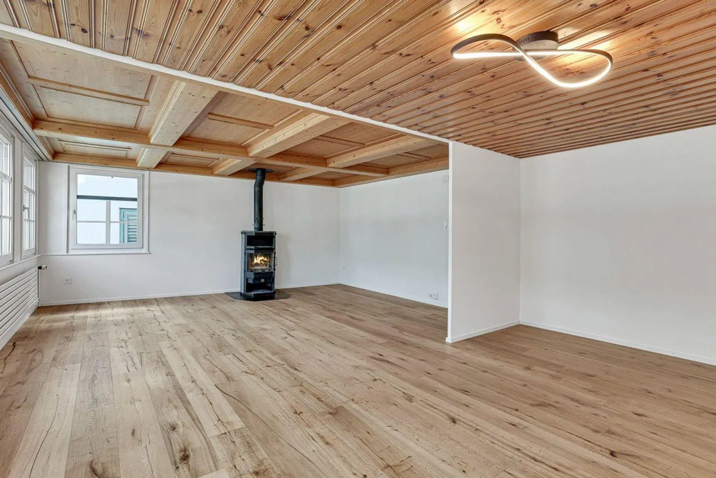 Bâtiment résidentiel et commercial attrayant dans un emplacement privilégié - Photo 6 sur 13