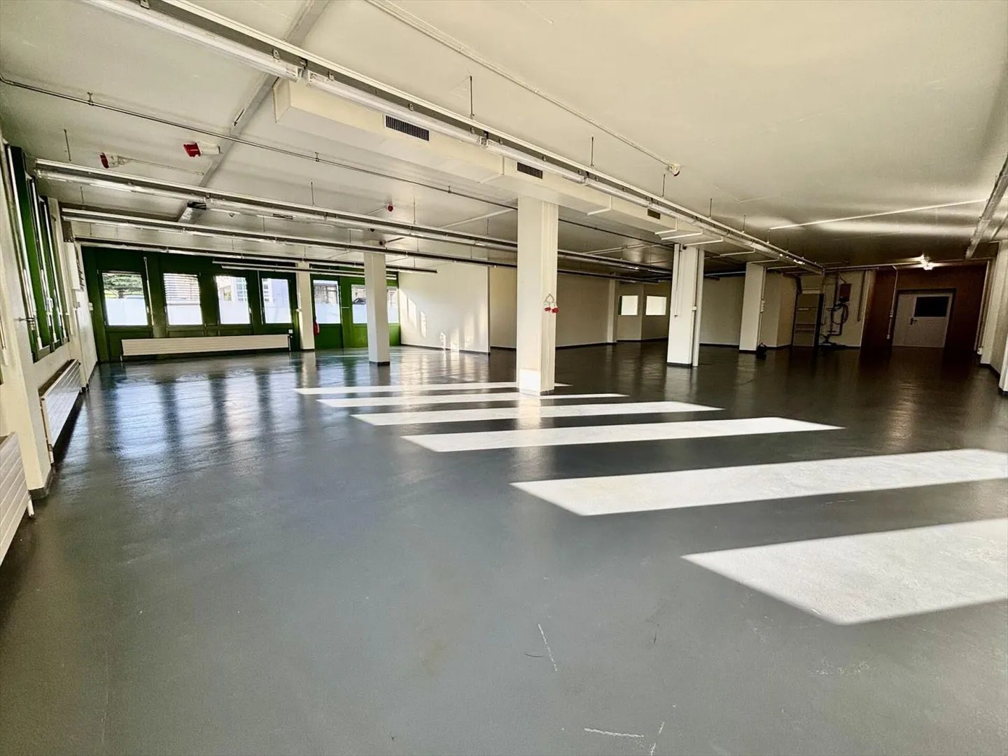 Vaud offices, commercial premises, workshop, ground floor laboratories - Photo 3 of 6