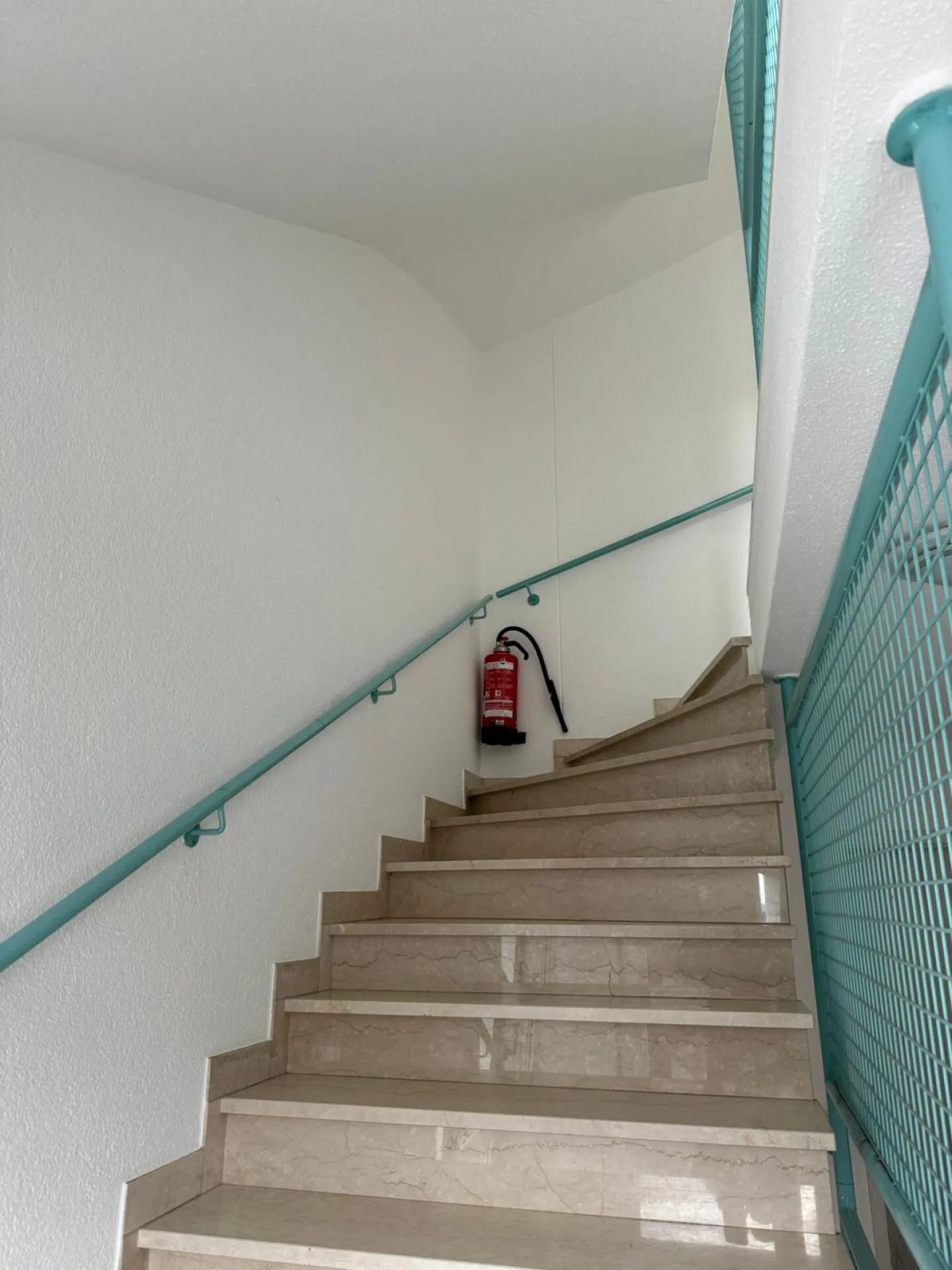 Investment property in a central location with additional building plot for sale - Photo 6 of 11