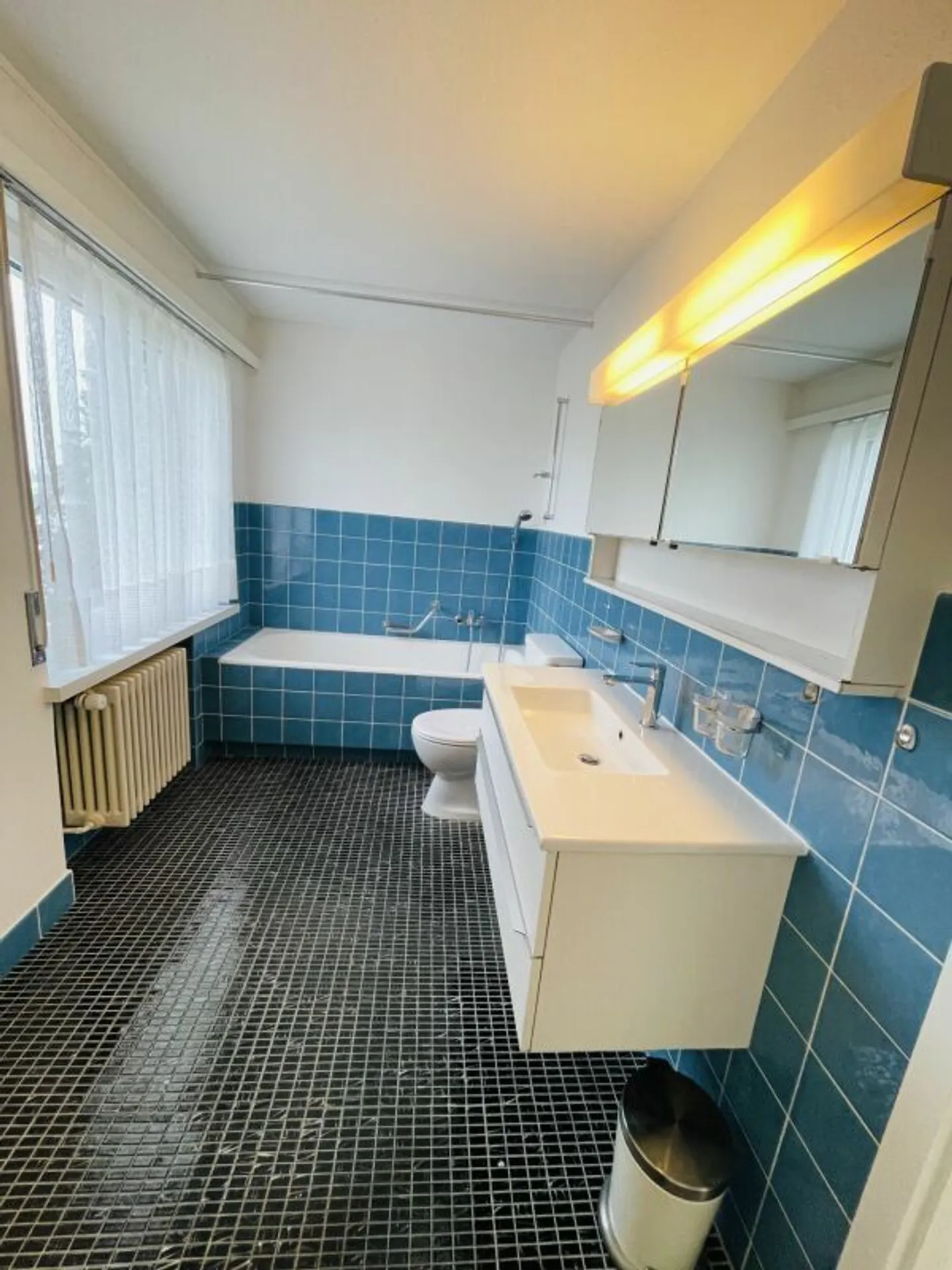 Casa a schiera di 5,5 stanze con giardino ben curato in un ambiente familiare - Foto 7 di 10